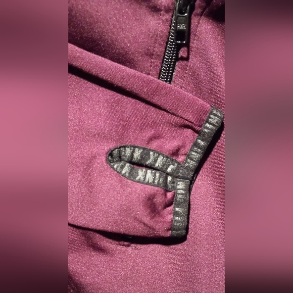 #159 VS PINK Ultimate 1/2 Zip💋 - Picture 5 of 5